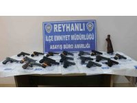 Sırt çantasında tabanca ele geçirildi