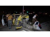 Tur minibüsü ticari taksiyle çarpıştı: 2’si turist 3 yaralı