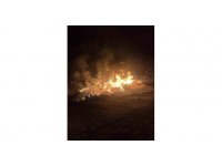 Gazipaşa’da çay kenarına bırakılan atıklar alev aldı