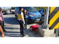 Kaza yapan alkollü sürücü jandarma ve sağlıkçıları canından bezdirdi