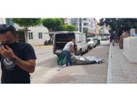 Finlandiyalı kadın Alanya’daki evinde ölü bulundu, ekipler kokudan taşımakta zorlandı