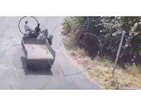 Düştüğü traktörün altında kaldı: Gencin ölüm anları kameraya yansıdı