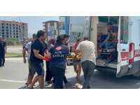 Düğün konvoyu geçerken yola çıkan çocuğa otomobil çarptı