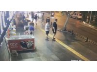 Otomobilin altında kalmaktan kıl payı kurtuldu