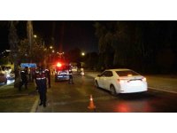 Ticari taksinin çarptığı kadın yaralandı