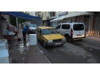 Araba siperli silahlı çatışmadan çıkan mermi dükkanının önünde duran spotçuyu kalbinden vurdu