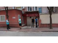 55 yıllık karısını vurup, başında ölmesini beklemiş