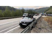 Orman yangınına giden arazöz ile 2 otomobil çarpıştı: 1 ölü, 6 yaralı