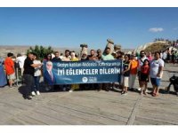 Akdeniz’de resmi nikah kıyan çiftlere yıldönümü hediyesi ’Kapadokya’ gezisi