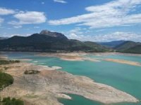 Kuraklığın vurduğu Kozan Barajı havadan görüntülendi