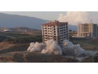 Milyonlar verip almışlardı, kağıt gibi yerle bir olan 15 katlı binadan geriye borç kaldı