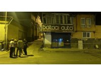 Yıkılma tehlikesi geçiren ev mahalleliyi ayağa kaldırdı