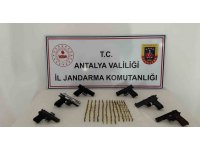 Antalya’da 6 adet ruhsatsız tabanca ele geçirildi