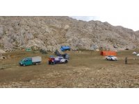 ABD’li bilim adamının tedavisi bin 276 metre derinlikte sürüyor