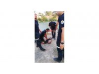 Akıntıya kapılan şahsı itfaiye kurtardı, kalp masajıyla hayata döndürdü