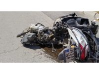 Ticari taksinin çarptığı motosiklet sürücüsü ağır yaralandı