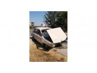 Otomobil duvara çarptı:1 yaralı