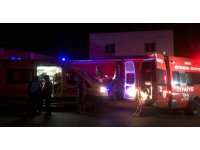 Otomobil işyerine çarptı: 5 yaralı