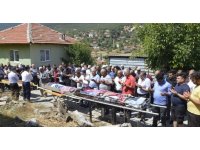 Kazada hayatını kaybeden anne ve çocukları gözyaşları arasında toprağa verildi
