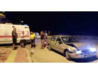 Kontrolden çıkan otomobil park halindeki ticari araca çarptı: 1 yaralı