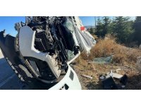 Burdur’da direksiyon hakimiyetini kaybeden sürücü trafik levhasına çarptı: 1 ölü, 1 yaralı