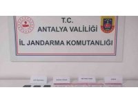 650 gram metamfetamin, 13 gram esrar ele geçirildi