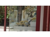 Kuyumcuya sahte altın satmaya çalıştılar, ‘polis’ lafını duyunca topukladılar