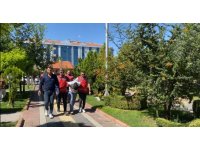 Kendilerini ’polis’ olarak tanıtıp 1 milyon 758 bin lira dolandıran 4 şahıs tutuklandı