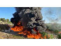 Sanayi atıkları alev alev yandı, gökyüzünü duman kapladı