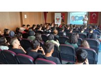 Öğrencilere terör uyarısı konferansı