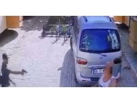 Gözlüklü ve şapkalı saldırganın kurşunlarının hedefinden kaçamadı