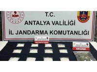 Piyasaya uyuşturucu sürmeye hazırlanan şüpheli operasyonla yakalandı