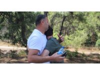 Otomobil takla attı, ağlayan genci babası sakinleştirdi