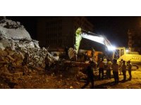 Yıkım esnasında bina çöktü, operatör ölümden döndü: O anlar kamerada