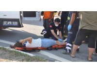 Araçta sıkışan çift güçlükle kurtarıldı