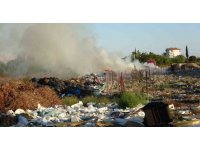 Tel ve kabloları alabilmek için sanayi atıklarını yakıyorlar