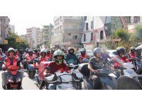 Mersin’de kuryeler ölen arkadaşları için konvoy yaptı