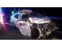 Otomobil kamyona arkadan çarptı: 2 ölü