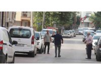 İcra memurunu karşısında gören kiracı, tahliyeyi benzin bidonuyla engellemeye çalıştı