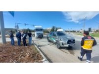 Burdur’da hafif ticari araç tırla çarpıştı: 1 yaralı