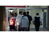 Adana’da 14 öğrenci gıda zehirlenmesi şüphesiyle hastaneye başvurdu