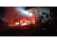 Antalya’da korkutan depo ve ev yangını