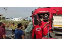 Tırda sıkışan sürücüyü itfaiye kurtardı