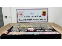 Evini uyuşturucu imalathanesine çevirdi, jandarma operasyonuyla yakalandı