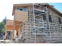 Antlya’da 300-400 yıllık düğmeli evler Kültür ve Turizm Bakanlığının desteği ile ayağa kaldırılıyor