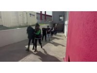 Adana’da torbacı operasyonunda yakalanan 2 kişi tutuklandı