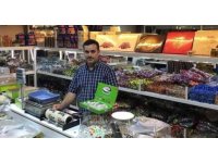 Kontrolden çıkan otomobil kuruyemiş dükkanına daldı: 1 ölü