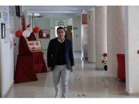 14 saat enkazda kalan öğretmen aynı yerde görevine devam ediyor