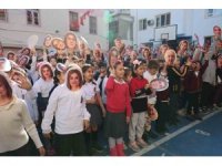 İskenderun’da öğrencilerden öğretmenlerine maskeli sürpriz