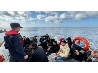 Antalya’da ülkeyi terk etmeye çalışan 22 düzensiz göçmen yakalandı